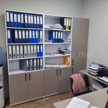 Офисный шкаф комбинированный для одежды и документов 